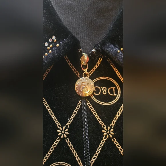 Rare D&G Black and Gold Men's Shirt - Picture 13 of 15